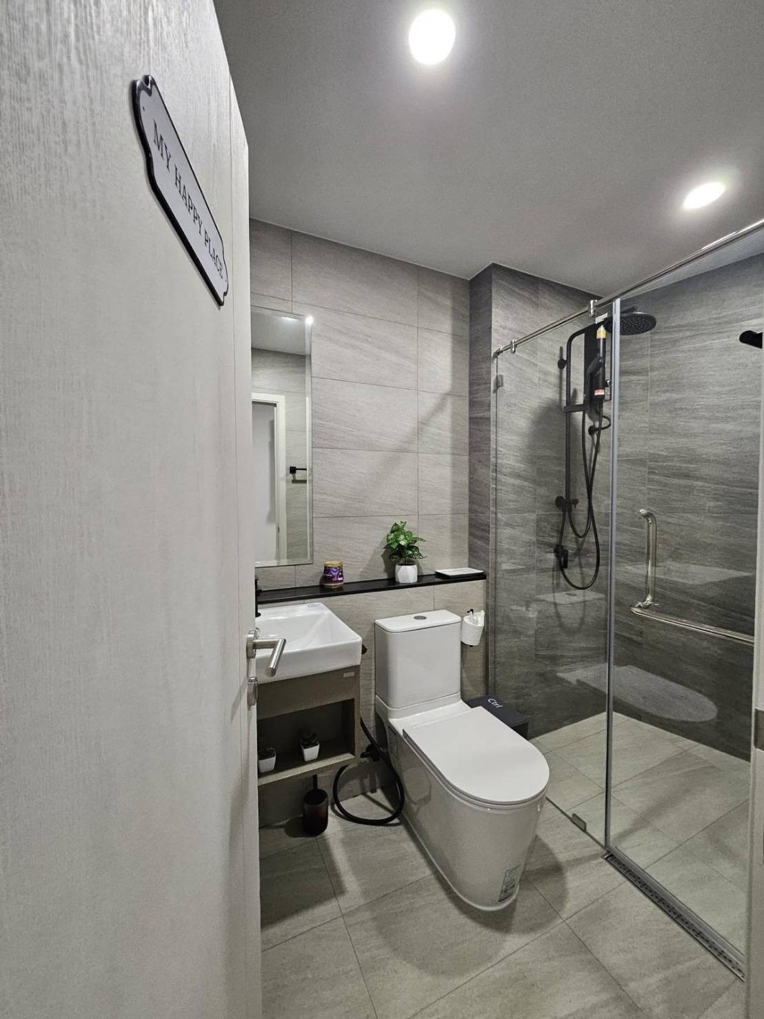 Studio for Rent at Supalai Blue Whale, Corner Unit with Full Furnishings