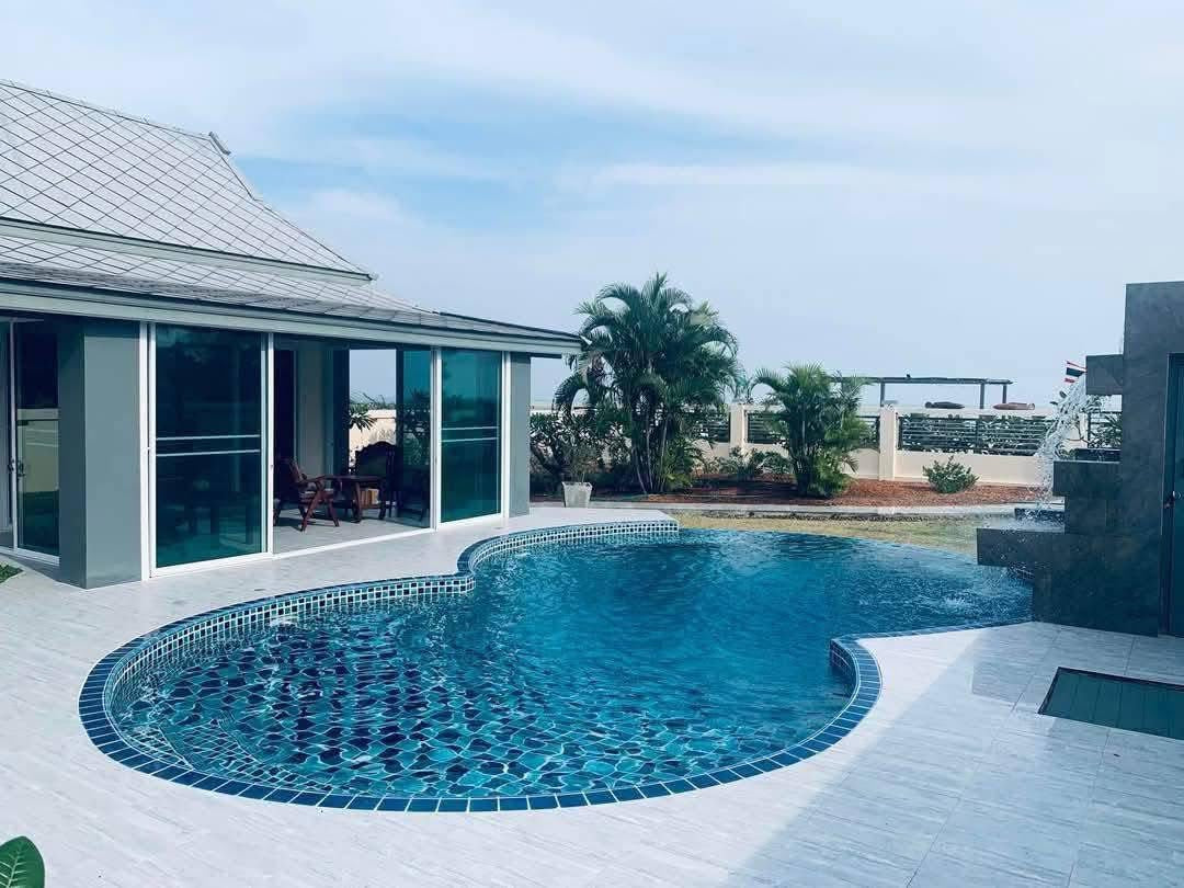 5 Bedroom Beachfront Private Pool Villa for Sale in Kuiburi