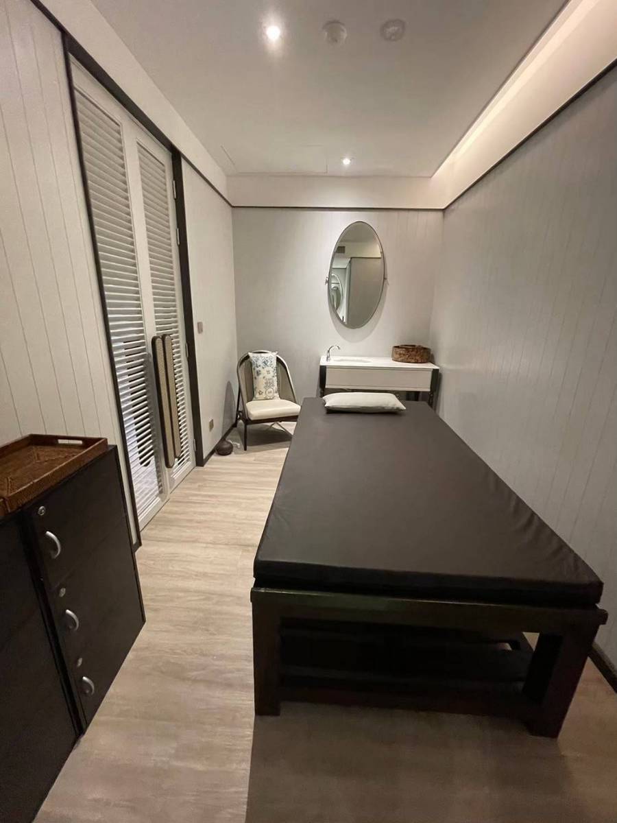 Beachfront 1-Bedroom Condo at InterContinental Residences for Sale