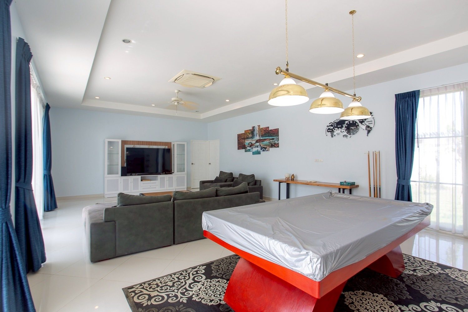 Luxuriöse Poolvilla mit 3 Schlafzimmern zum Verkauf in der Nähe von Hua Hin