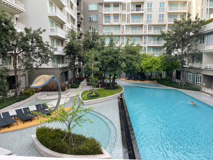 1 Bedroom Condo with Golf Course View at Autumn for Sale