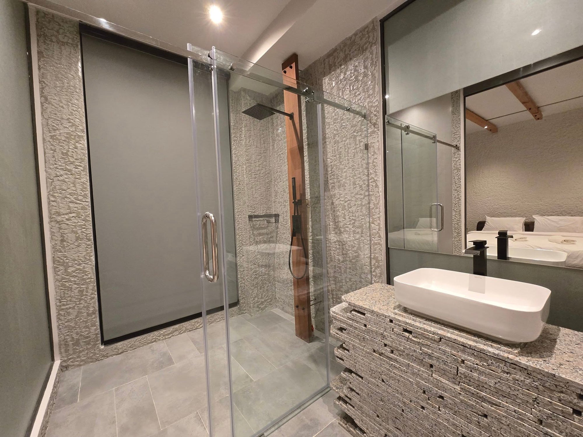 Luxury 3-Bedroom Villa with Sauna and Onsen Pool