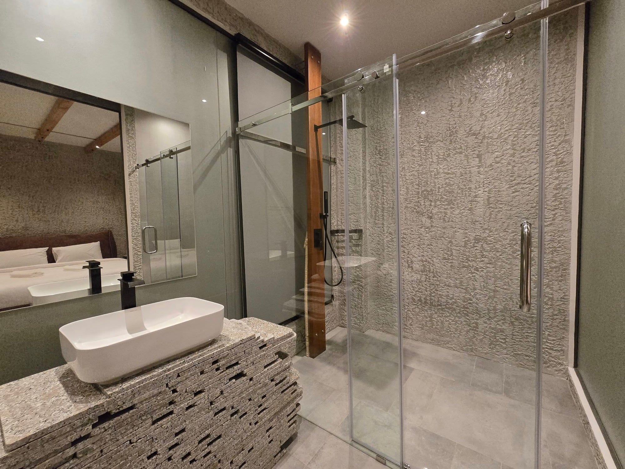 Luxury 3-Bedroom Villa with Sauna and Onsen Pool