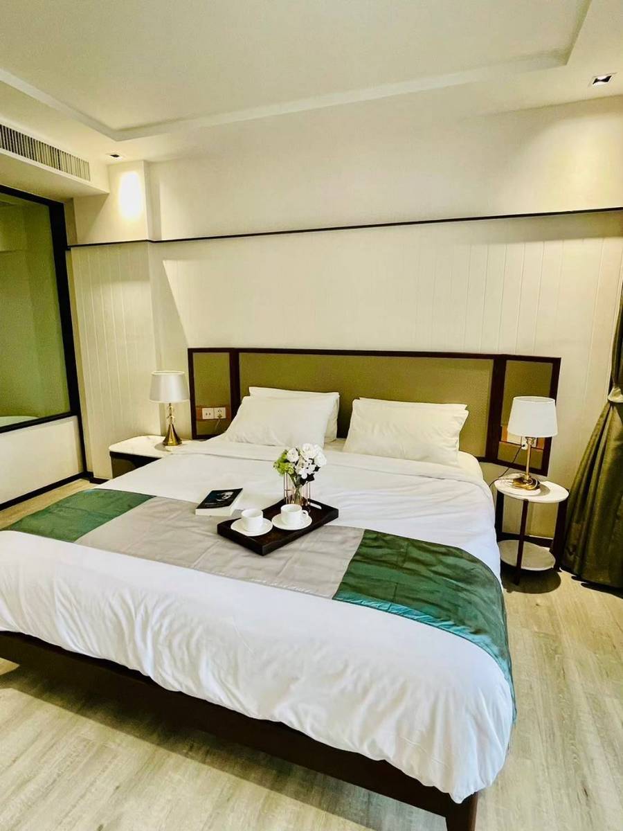 Beachfront 1-Bedroom Condo at InterContinental Residences for Sale