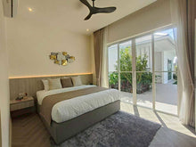 Luxus-Pool-Villa mit Solarzellen zum Verkauf in Eeden Luxe