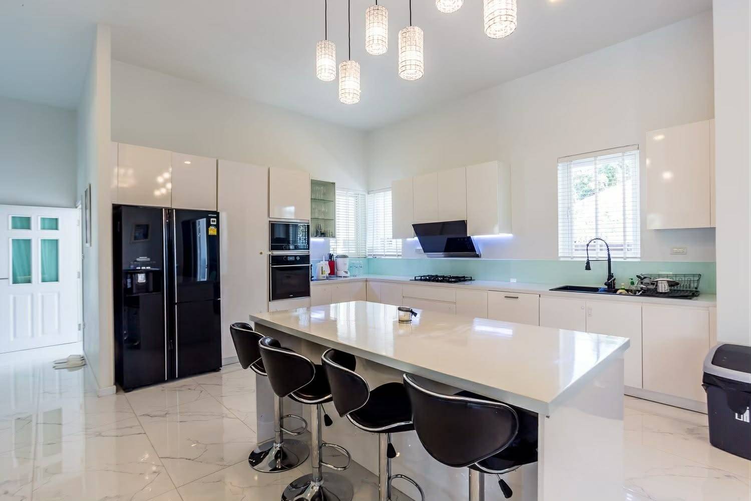 Spacious 4-Bedroom Pool Villa with Outdoor Sala in Hin Lek Fai