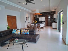 Spacious 3-Bedroom House with Large Pool in Hin Lek Fai