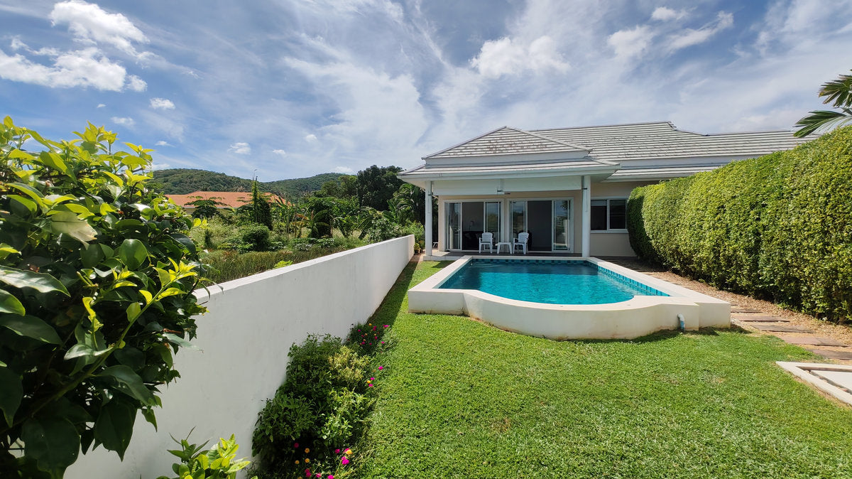 Detached House with Private Pool and Mountain Views in Wang Pong