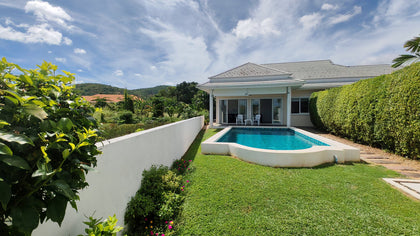 Detached House with Private Pool and Mountain Views in Wang Pong
